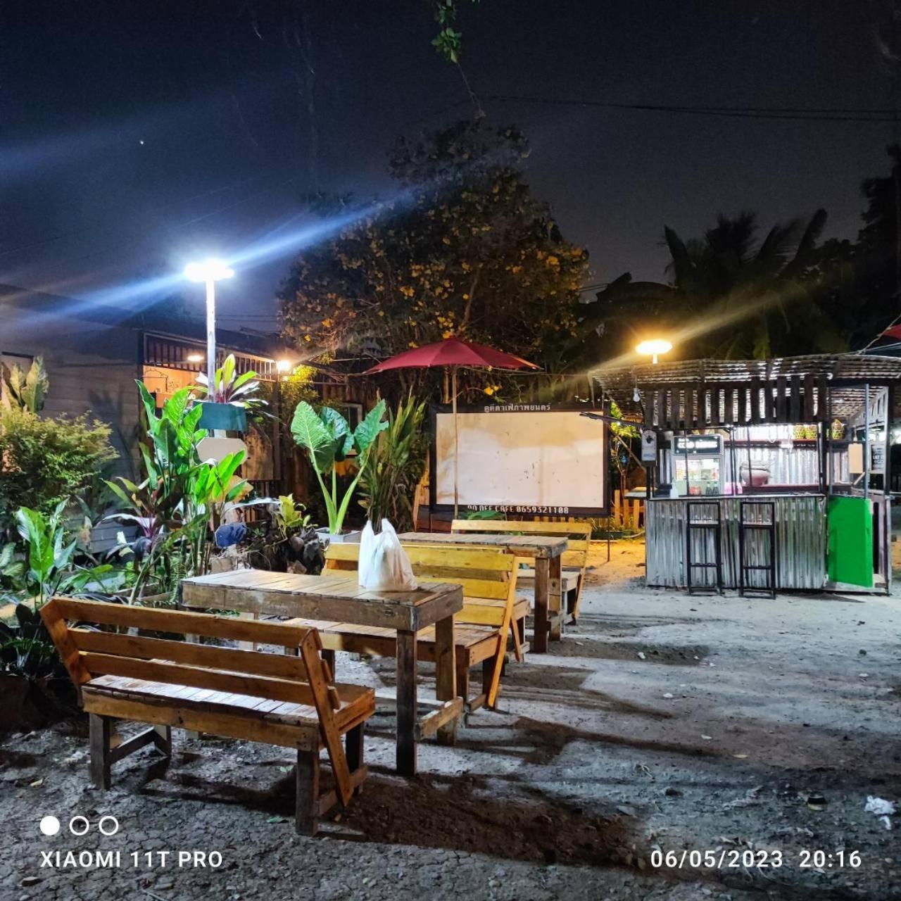 Do Dee Cafe Bangkok Hostel Esterno foto