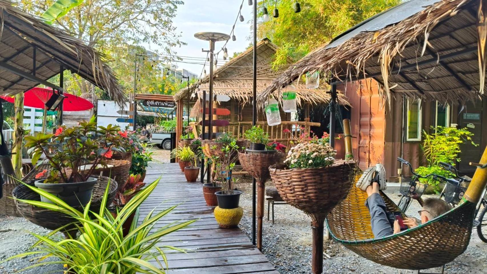 Do Dee Cafe Bangkok Hostel Esterno foto